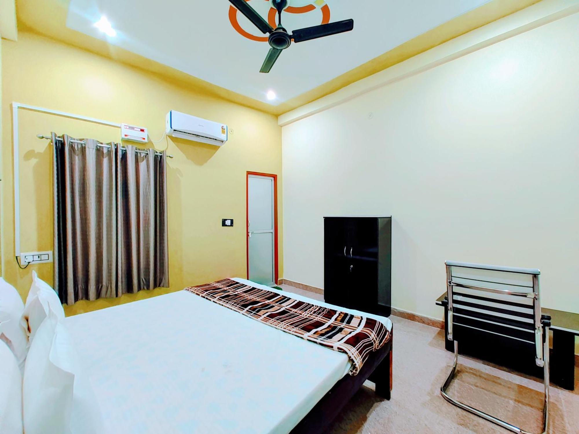 Hotel Raghukul Ayodhya Ngoại thất bức ảnh