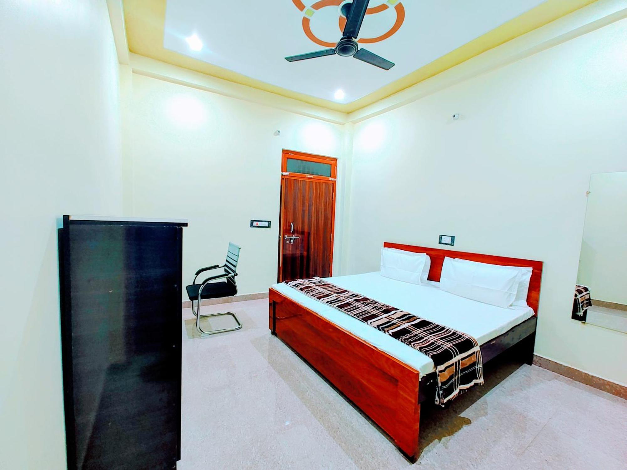 Hotel Raghukul Ayodhya Ngoại thất bức ảnh