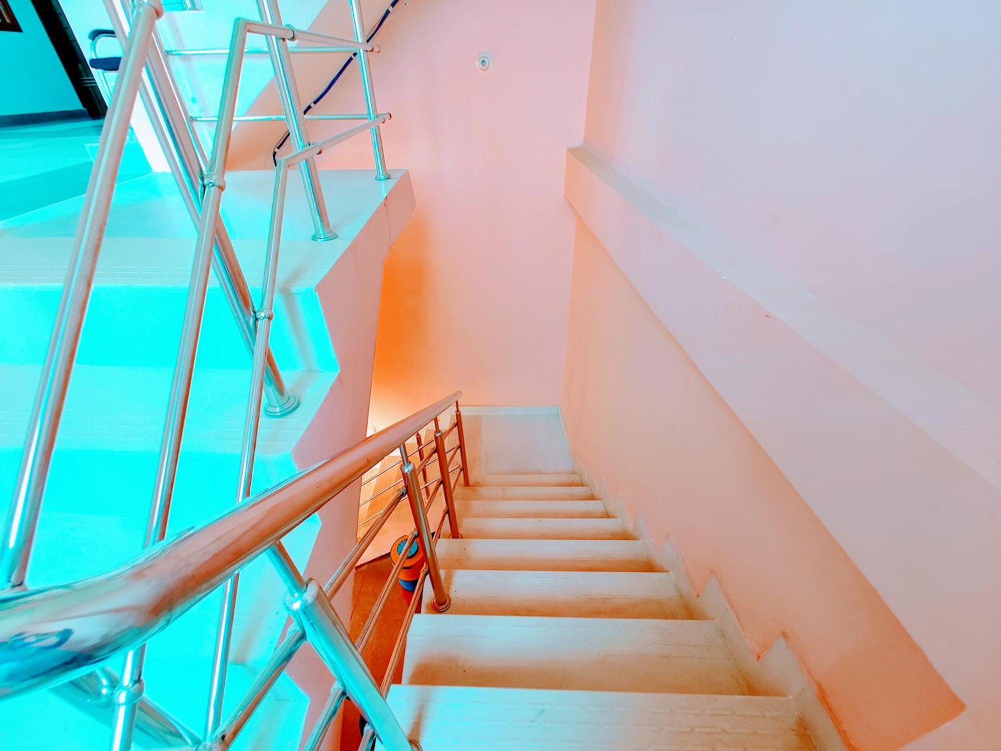 Hotel Raghukul Ayodhya Ngoại thất bức ảnh