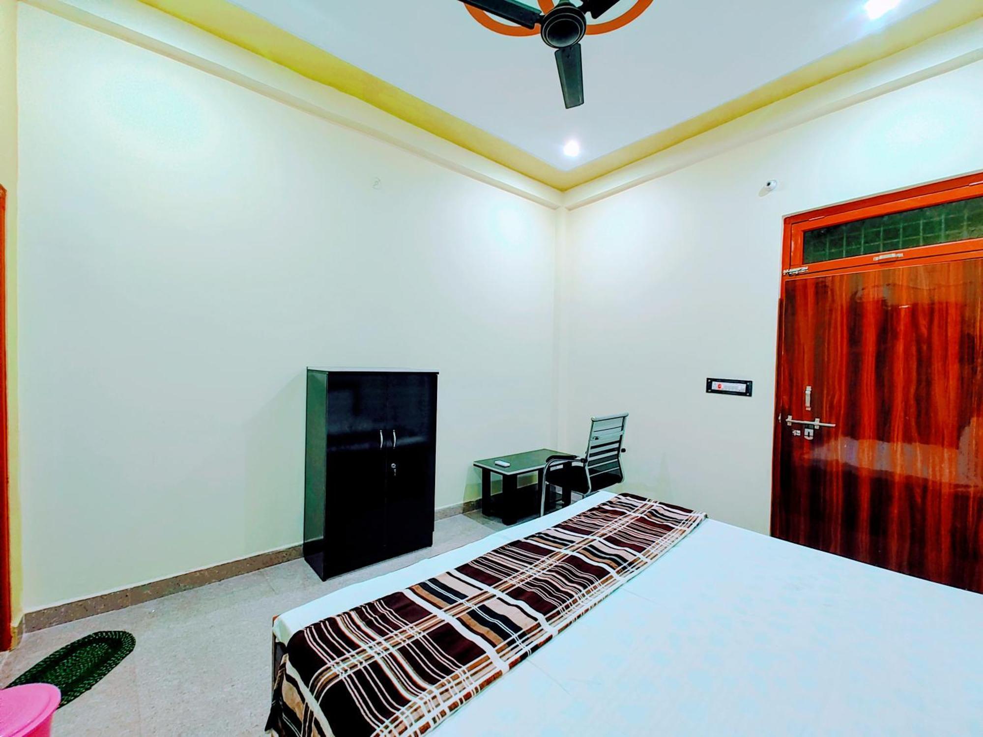 Hotel Raghukul Ayodhya Ngoại thất bức ảnh