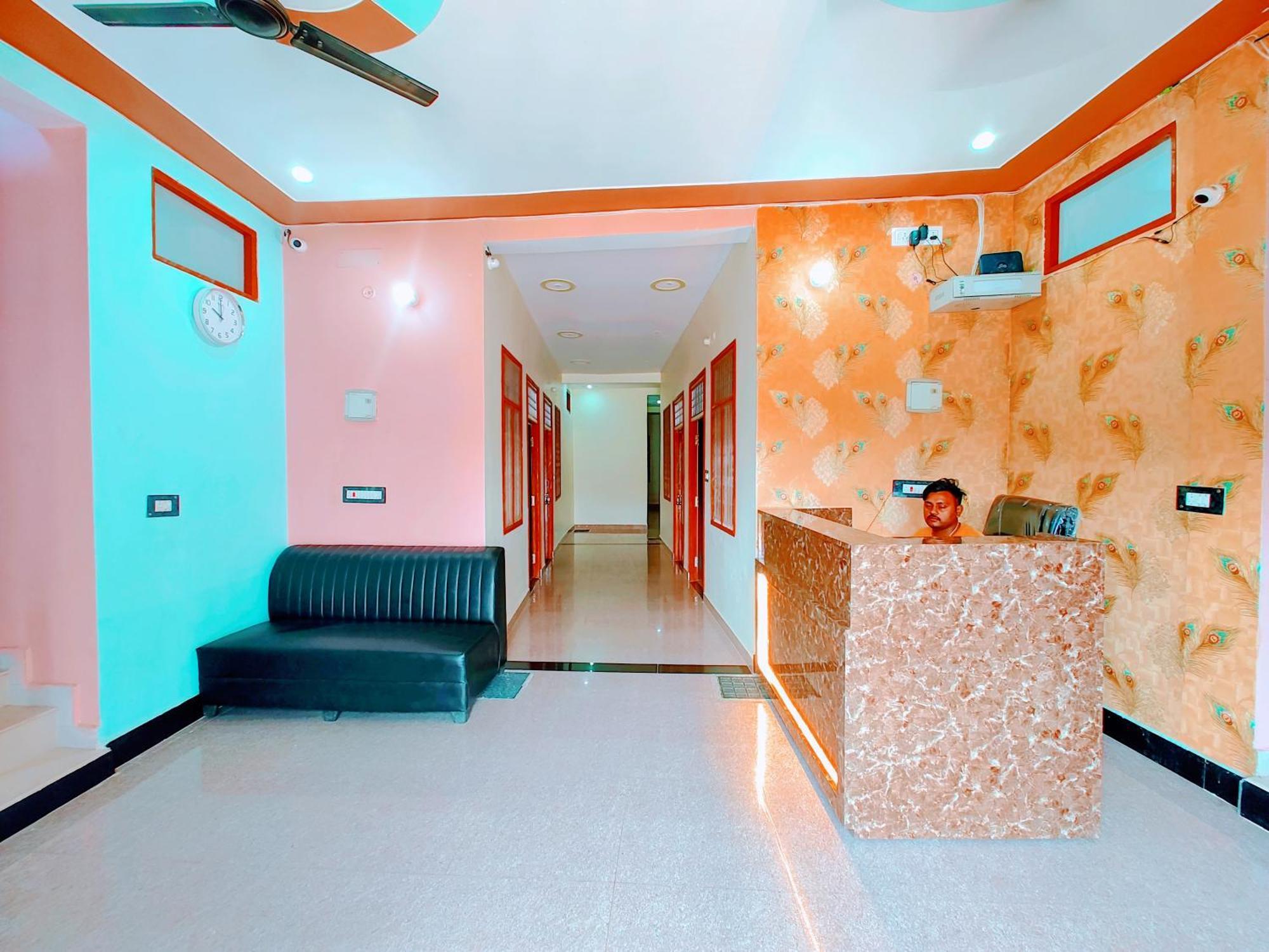 Hotel Raghukul Ayodhya Ngoại thất bức ảnh