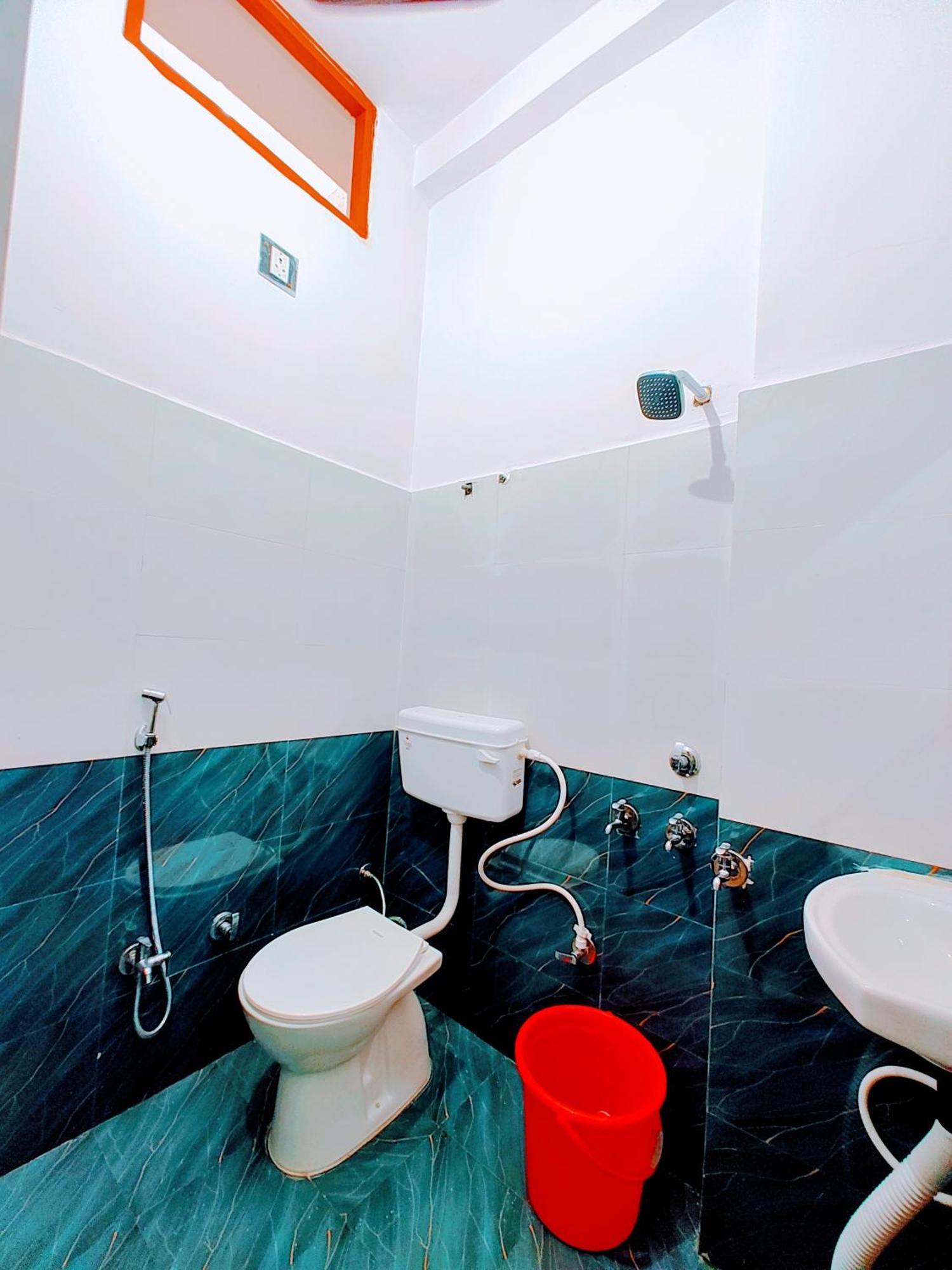 Hotel Raghukul Ayodhya Ngoại thất bức ảnh