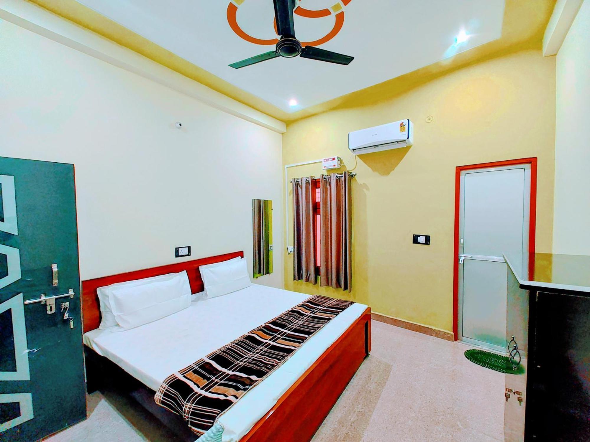 Hotel Raghukul Ayodhya Ngoại thất bức ảnh