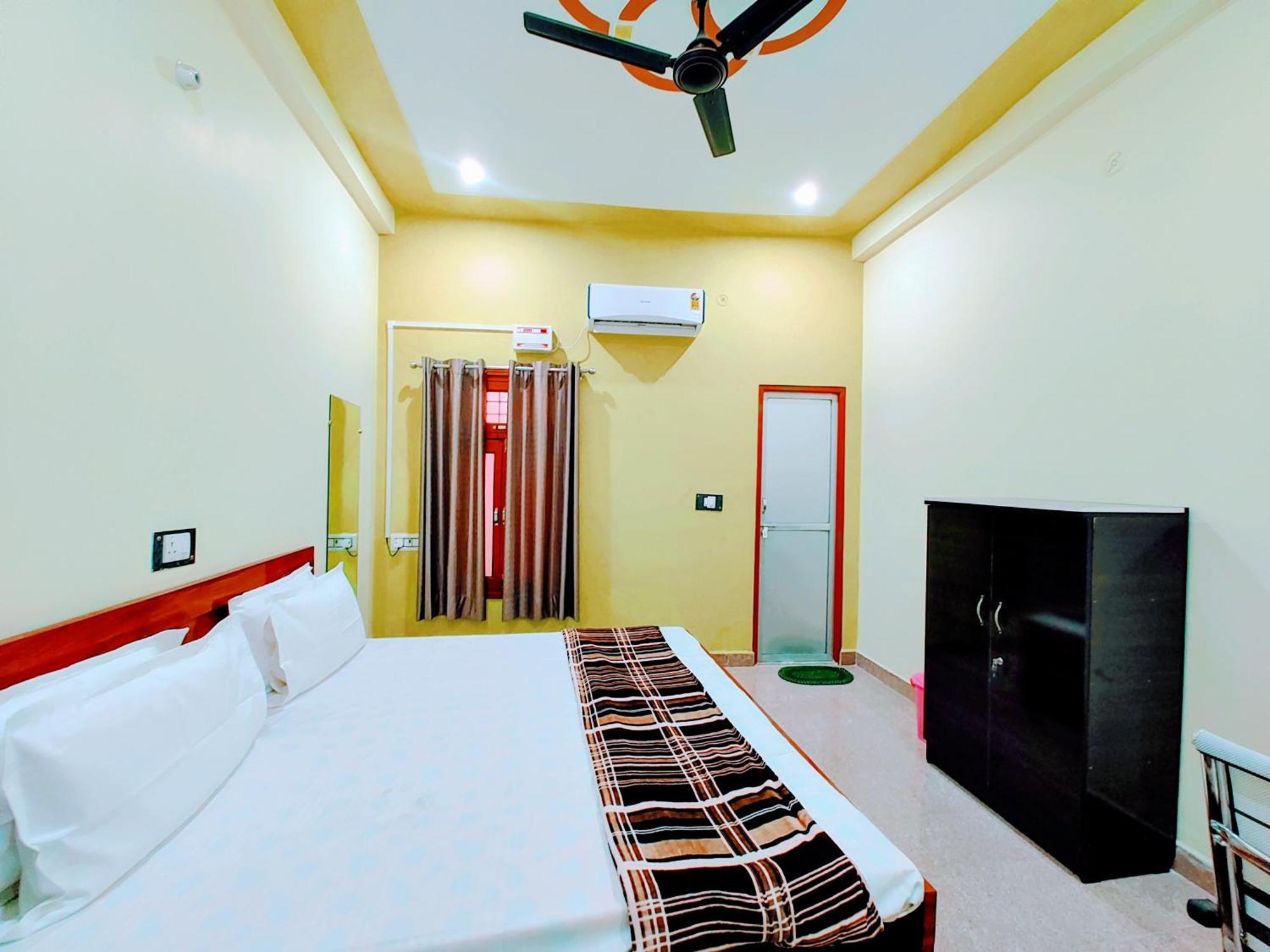 Hotel Raghukul Ayodhya Ngoại thất bức ảnh