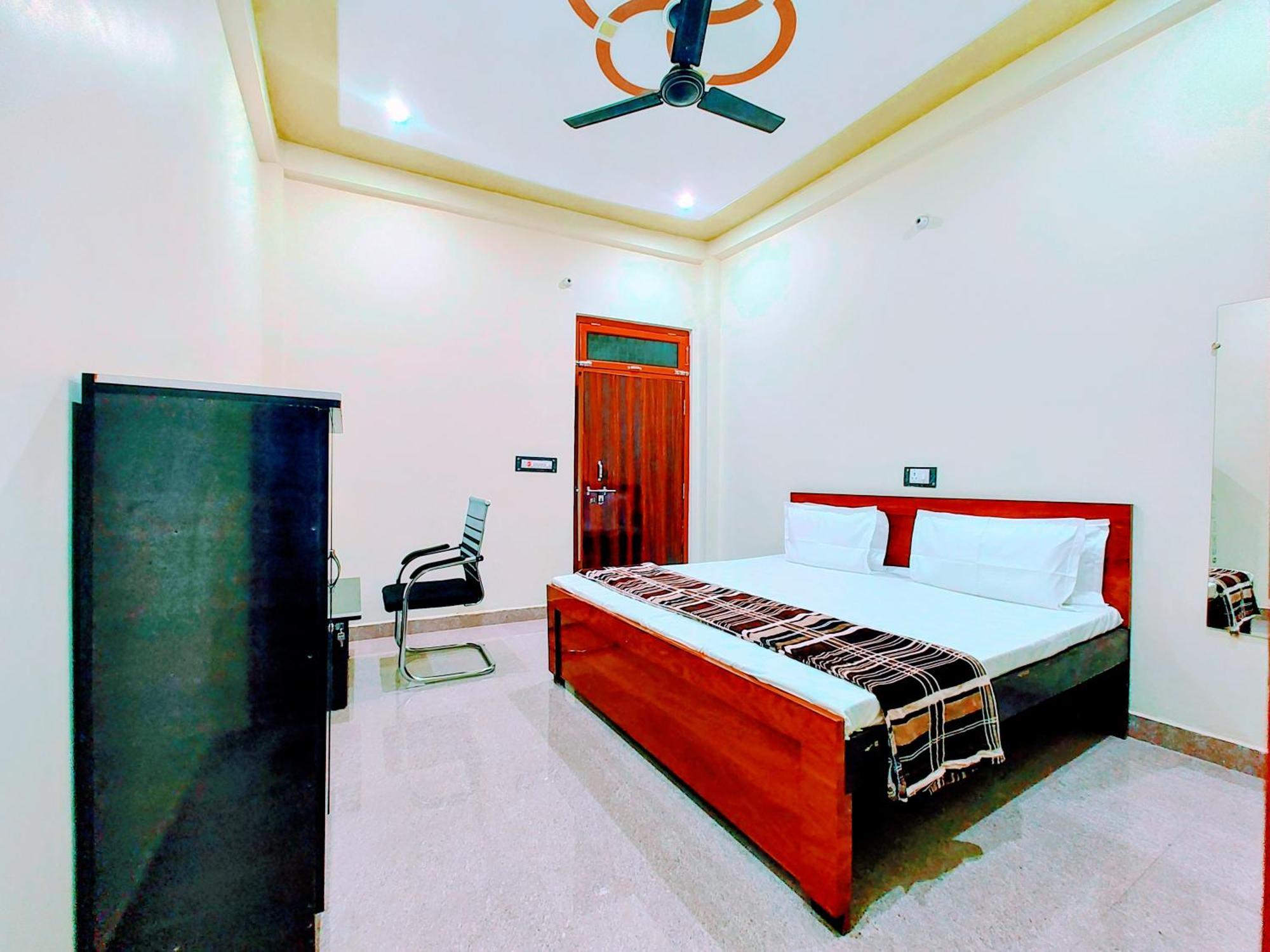 Hotel Raghukul Ayodhya Ngoại thất bức ảnh
